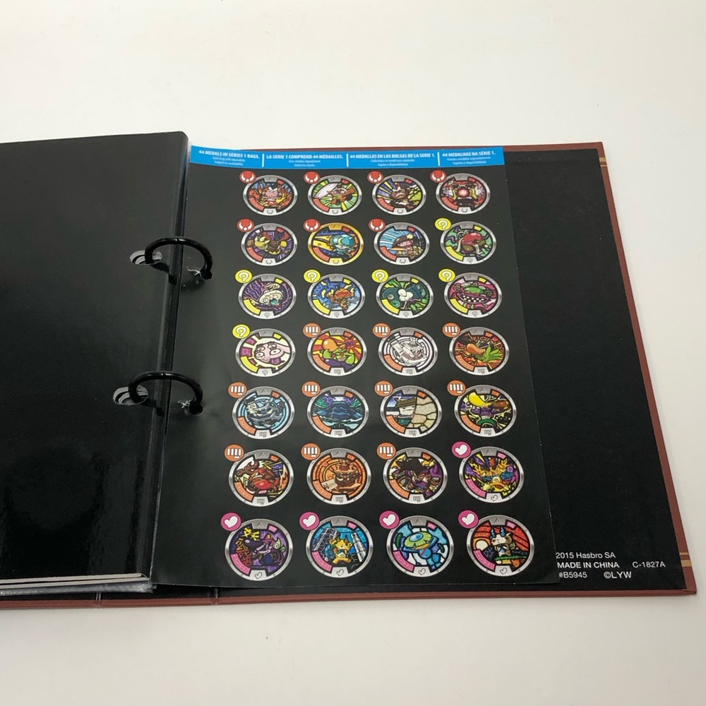 Yo Kai Collectors Organizer Binder - Picture 6 of 8